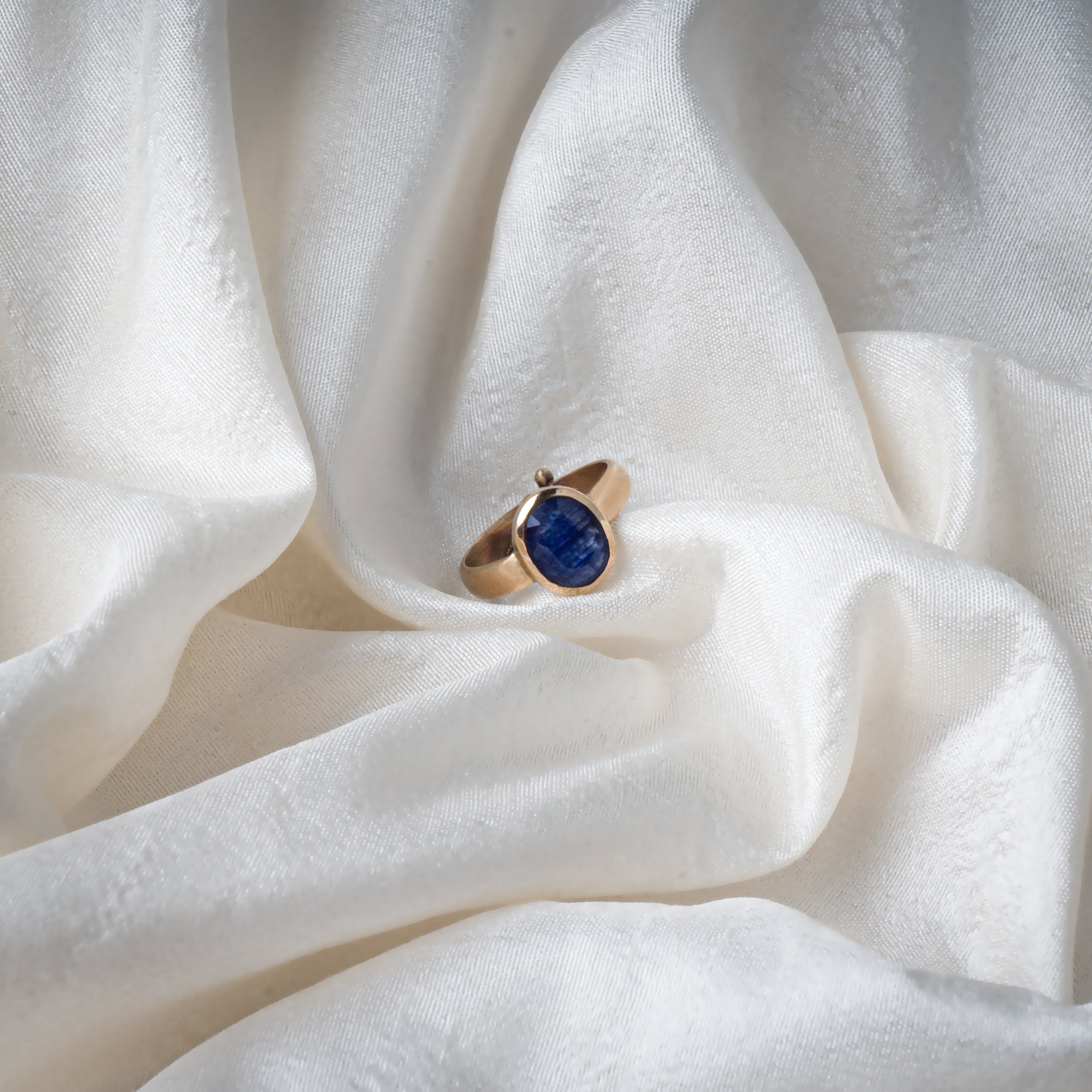 Blue Sapphire Engagement Ring: Princess Diana Engagement Ring
